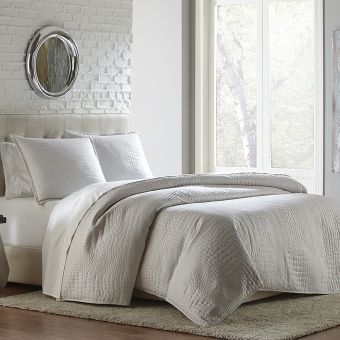 AICO Michael Amini Brilliance 3pc Queen Coverlet/Duvet Set, White