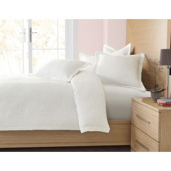 AICO Michael Amini Hillton 5pc Queen Duvet Set - White