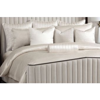 AICO Michael Amini Oliver 10pc King Comforter Set - Ivory