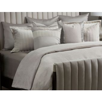 AICO Michael Amini Skylar 10pc King Comforter Set - Champagne