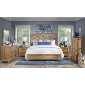 Legacy Classic Trisha Yearwood XXX's and OOO's Panel Bedroom Set with Storage Footboard in Amber, Queen