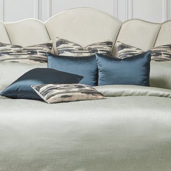 AICO Michael Amini Valerie 10pc King Comforter Set - Mist