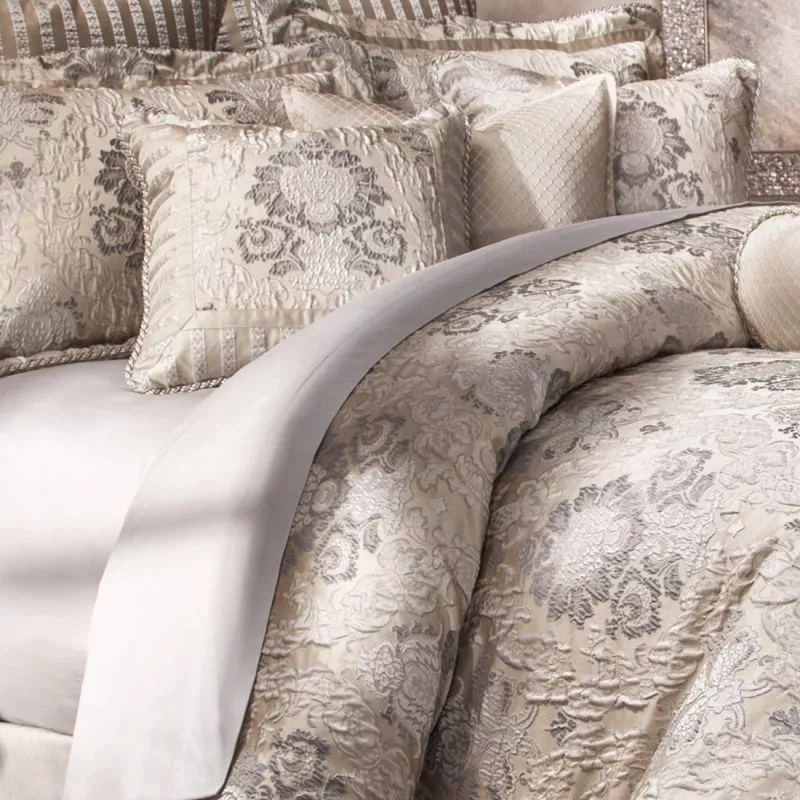 AICO Michael Amini Taylor Coverlet - Thumbnail 5